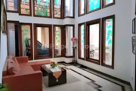 Dijual Rumah Townhouse di Jl. Seha, Kebayoran Lama, Jakarta Selatan