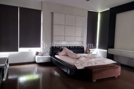 Dijual Rumah Mewah 2,5 Lantai di Taman Telaga Golf, BSD City, Tangerang Selatan