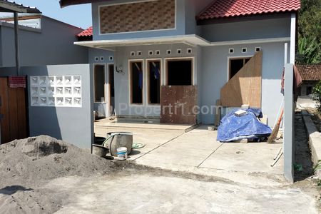 Dijual Rumah Baru Proses Finishing di Timur Pasar Jangkang Sleman