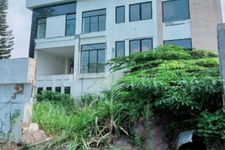Dijual Rumah Mewah 3 Lantai & Paviliun di Graha Metropolitan, Deli Serdang