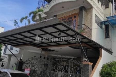 Dijual Rumah Bagus di Gaharu Town House, Medan