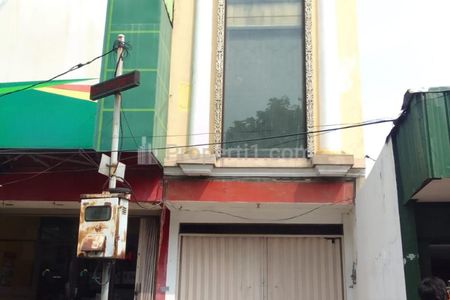 Disewakan Ruko 2,5 Lantai di Raya Manyar, Surabaya