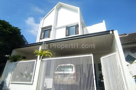Jual Rumah 3 Lantai di Jalan Ikan Tombro Malang