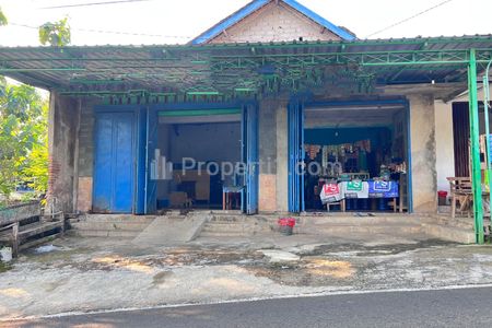 Jual Rumah 363m² Bonus Toko Cocok untuk Hunian & Usaha di Kerjo, Karanganyar