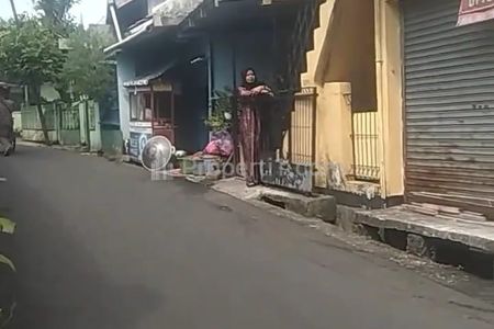 Dijual Rumah Pinggir Jalan, Strategis Nyaman, Wilayah Beji, Depok
