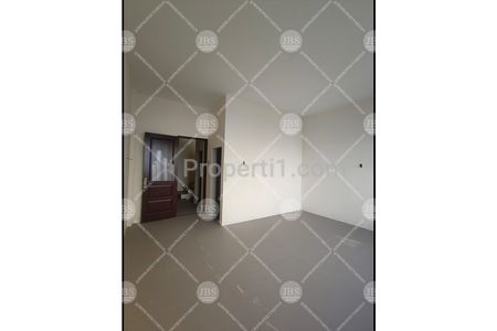 Jual Townhouse 3,5 Tingkat Siap Huni Komplek Cemara Asri Cluster Diamond