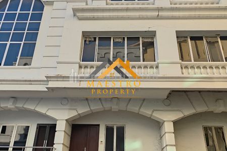 Dijual Townhouse 3,5 Tingkat Komplek Cemara Asri Cluster Diamond