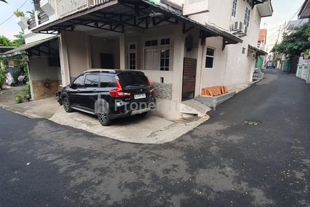 Dijual Rumah 2 Lantai Strategis di Pejaten Timur, Pasar Minggu, Jaksel