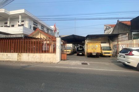 Jual Tanah Bonus Bangunan Gudang & Kantor di Area Jalan Tinosidin Kadipiro Ngestiharjo Kasihan Bantul, 50 Meter dari Jalan Wates