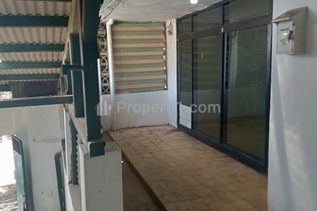Disewakan Rumah 3 Kamar Tidur 1 Kamar Mandi dengan Garasi Interior Bersih dan Terawat di Simpay Asih Cijambe Bandung