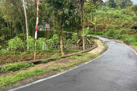 Jual Tanah Aliran Sungai 1600m2 Dekat Kampung Karet Ngargoyoso, Karanganyar, Jawa Tengah