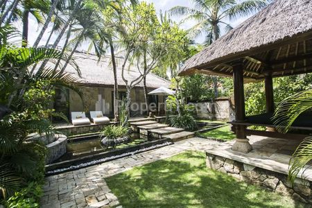 Jual Hotel Bintang 5 Prime Area Kawasan Pantai Seminyak Kuta Badung Bali