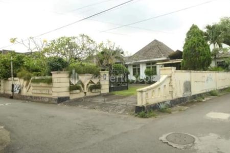 Jual Rumah Gaya Kolonial dengan Tanah yang Sangat Luas di Lokasi Tamansiswa Mergangsan Yogyakarta