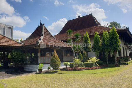 Jual Villa Joglo Modern Plus Private Kolam Renang di Banguntapan Bantul Yogyakarta