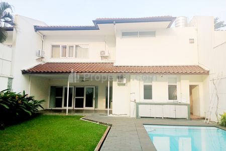 Sewa Rumah Siap Huni Nego Townhouse Ada Kolam Renang di Tanah Kusir, Dekat Pondok Indah, Permata Hijau, Senayan, Slipi, Kebayoran Lama, Jaksel