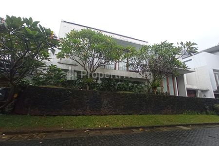 Dijual Rumah Tinggal Cantik Dalam Compound di Kemang Timur, Jakarta Selatan