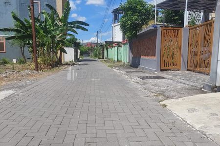 Jual Tanah Pekarangan Kosong Utara Polda dan Dekat Pakuwon Mall Yogyakarta di Sanggrahan Condongcatur Depok Sleman Yogyakarta