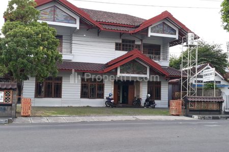 Jual Rumah 2 Lantai di Kawasan Elit Yogyakarta Jalan Atmosukarto Kotabaru Yogyakarta, Lokasi Super Strategis, Bisa untuk Kantor, Resto, Cafe Dll