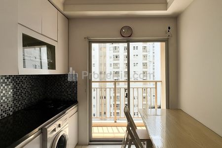 Jual Apartemen Dekat Mall Central Park, Jakarta Barat - 2 Kamar Furnished di Mediterania Garden Residence 2