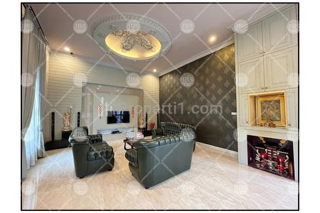 Dijual Rumah Villa Hook 2,5 Tingkat Kondisi Siap Huni Komplek Cemara Asri Medan