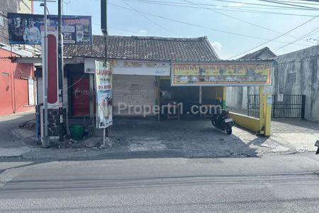 Dijual Tanah Strategis Bonus Bangunan Pinggir Jalan Condongcatur Yogyakarta Dekat Amikom, FE UII, UPN