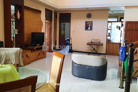 Jual Rumah Dharmahusada Regency Ada Club House Siap Huni Furnished