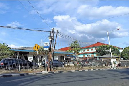 Jual Tanah Luas 9926 m2 Harga di Bawah NJOP Bonus Bangunan 1 Lantai Muka 100 Meter Untuk Komersial Jasa dan Niaga di Jl. Tebet Raya Jakarta Selatan