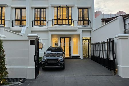 Dijual Rumah Baru American Classic di Cempaka Putih Jakarta Timur