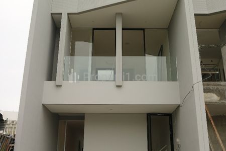 Dijual Rumah 2 Lantai Baru Minimalis Dian Istana Surabaya Barat