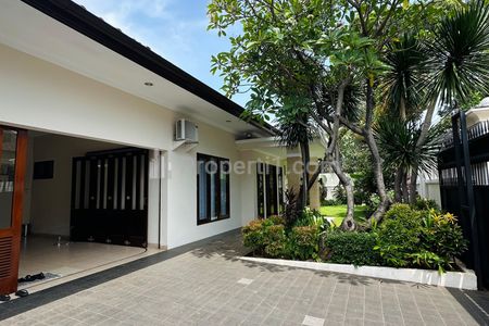 Disewakan Single House di Kemang Timur / Dekat Hero, Jakarta Selatan
