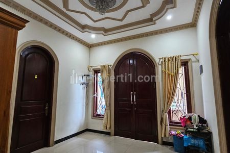 Dijual Rumah 3 Lantai dengan Taman Gazebo Perumahan Pelindo Jakarta Utara