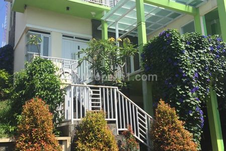 Dijual Cepat Rumah di Perbukitan Kota Bandung Dekat Gedung Sate, View Pegunungan