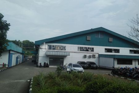 Jual Gudang Bekas Pabrik Murah Luas 1,2 Hektar Bangunan 9000 m2 di Walahar, Klari, Zona Industri, di Luar Kawasan, Karawang, Jawa Barat