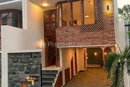 Jual Cepat Brand New Rumah Modern Tropis Semi Furnished di Cipinang Jakarta Timur