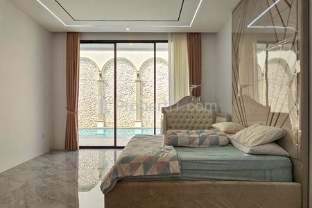 Jual Rumah di Veteran, Jakarta Selatan - 6+3 Kamar Tidur Furnished