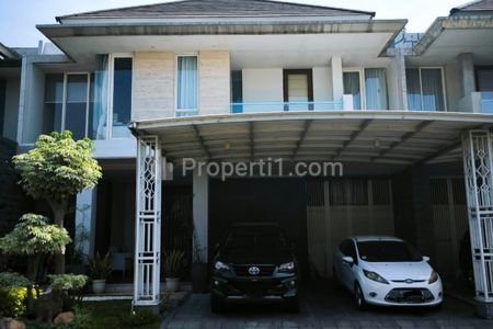 Dijual Rumah Wisata Bukit Mas Full Furnished by Vinoti Living - Garasi Carport 3 Mobil Strategis Dekat Citraland, Pakuwon Indah, PTC, Supermall