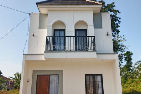 Rumah 2 Lantai Dijual Murah di Banyumanik Semarang
