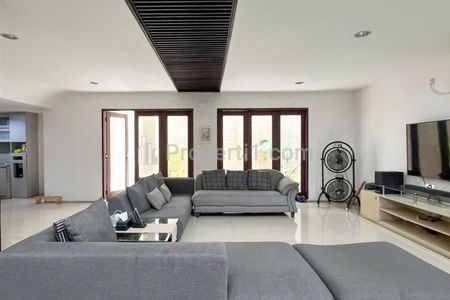 Jual Rumah di Cilandak, Jakarta Selatan - 4+1 Kamar Tidur Design Modern dan Siap Huni