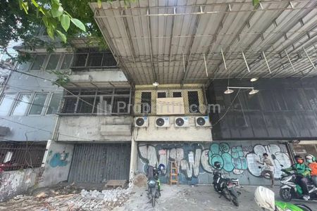 Jual Ruko Kosong Strategis di Jalan Raya Jembatan Tiga Jakarta Utara