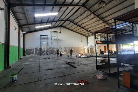 Disewakan Gudang 575 m2 di Rungkut Surabaya Timur Akses Tol Tambak Sumur Berbek dan Bundaran Waru Ada Lahan Parkir Tersendiri