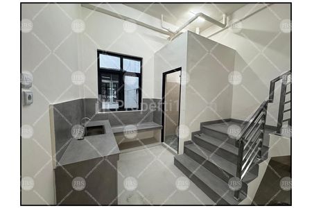 Sewa Ruko Gandeng di Komplek CBD Polonia  Blok AA - Medan Polonia