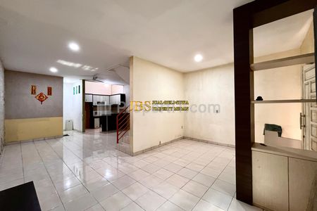Jual Rumah 2 Tingkat di Komplek Mutiara Residence - Medan Jalan R.S.Haji