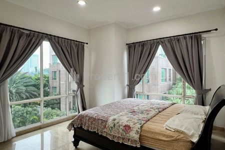 For Lease Apartment Senayan Residence Type 3+1 Semi Furnished