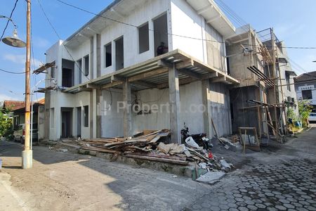 Dijual Kost Eksklusif 2 Lantai 19 Kamar Proses Bangun Seputar Perumnas Condongcatur Yogyakarta Dekat Amikom, FE UII, UPN