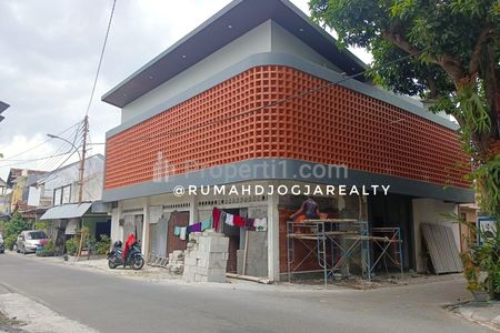 Dijual Kost Eksklusif Baru 15 Kamar Full Furnish di Condongcatur Sleman Yogyakarta Dekat Amikom, FE UII, UPN, Pakuwon Mall