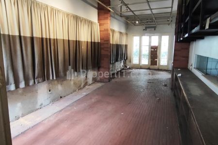 Sewa Tempat Usaha Ex Resto Lokasi Strategis Dekat Kawasan Bisnis dan Kuliner di Naripan Bandung