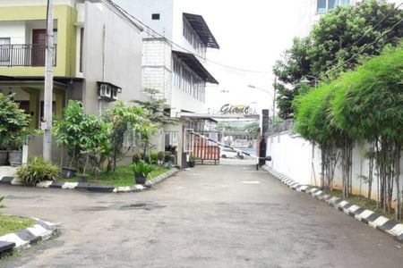 Dijual Rumah Strategis Depan Mitra 10 di Jatimakmur Bekasi