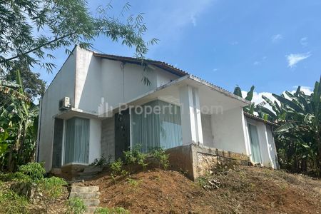 Rumah Dijual Masih Asri Pemandangan Kota di Tanjung Karang Barat, Bandar Lampung