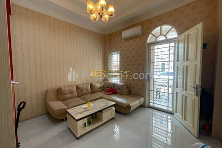 Dijual Rumah Hook 2,5 Tingkat di Komplek Cemara Asri Medan Jalan Katalia Terrace 2