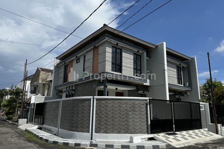 Dijual Rumah Baru Gress 2 Lantai Minimalis Lokasi Strategis di Baruk Utara Dekat Raya MERR Surabaya